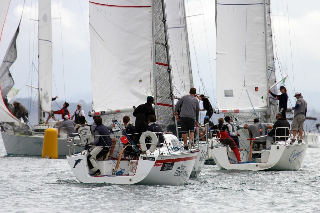 Heading for the offset mark - 2012 Harken Young 88 Nationals © Richard Gladwell www.photosport.co.nz